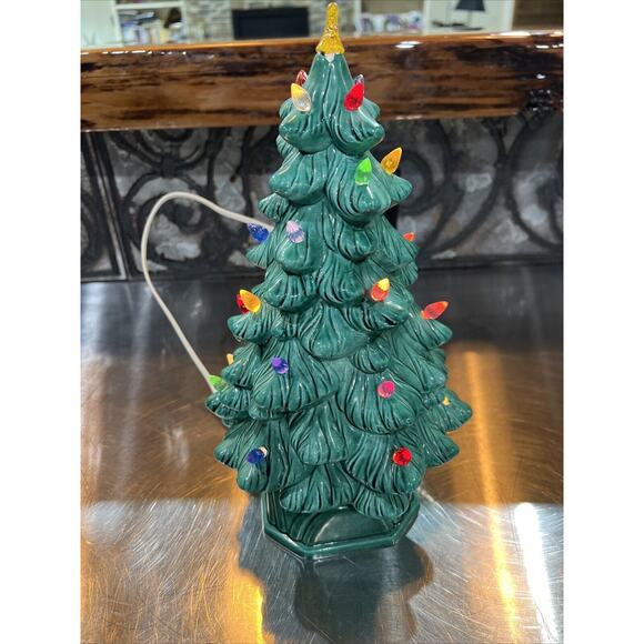 Vintage 70s Ceramic Hand painted Lighted Christmas Tree With Base Works - Picture 12 of 16